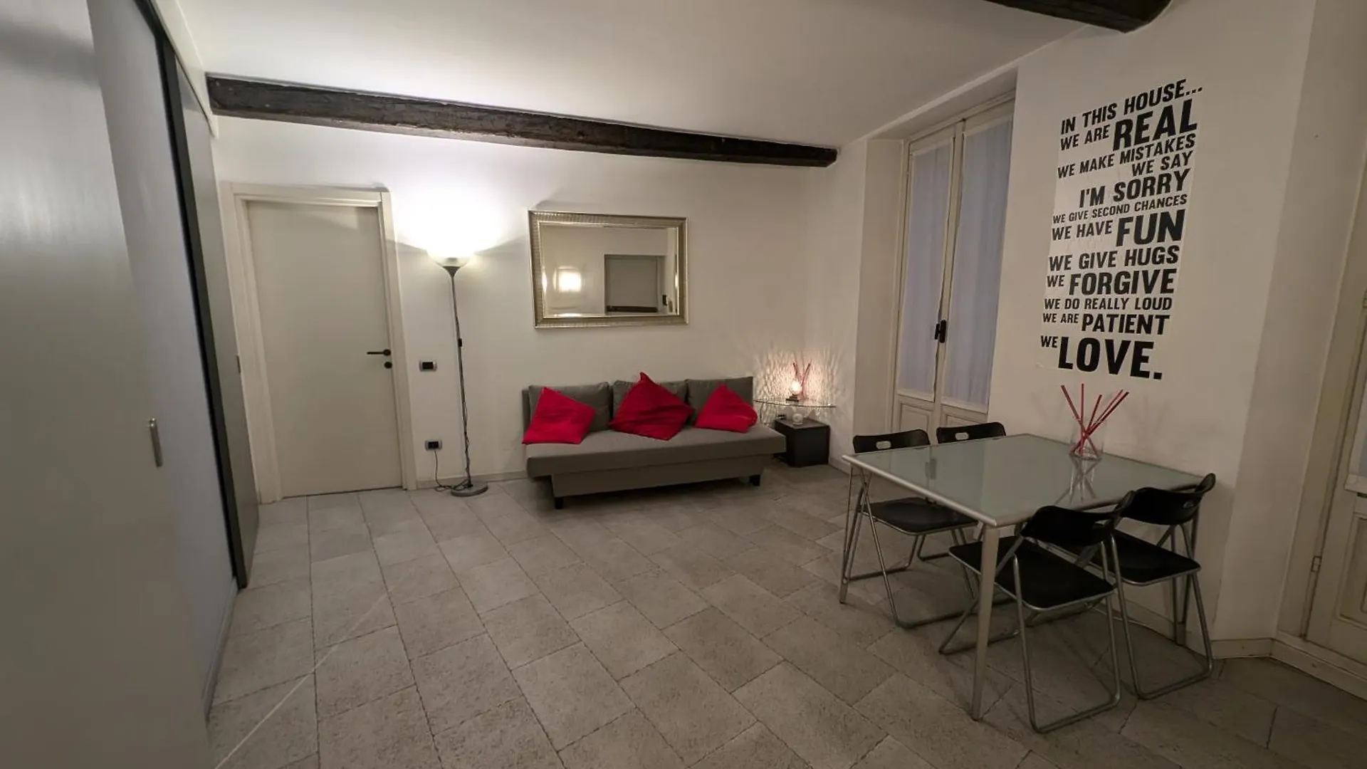 Greyhouse, Il Tuo Nido In Centro A Milano contacts